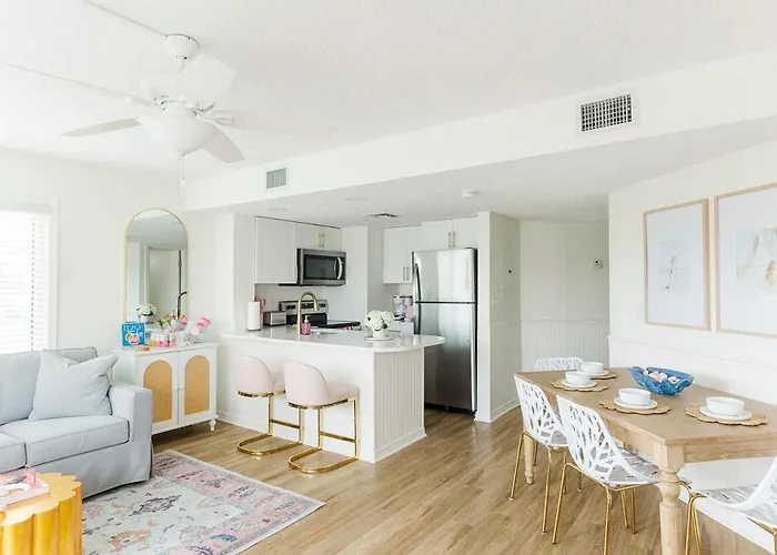 Apartment Newly Renovated Oceanfront Family Fun 2b 2b