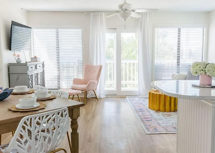 Newly Renovated Oceanfront Family Fun 2b 2b Apartment *