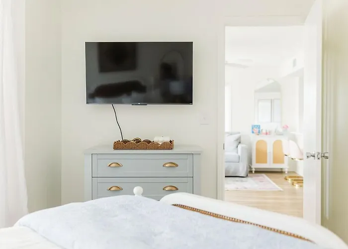 Newly Renovated Oceanfront Family Fun 2b 2b Apartment *