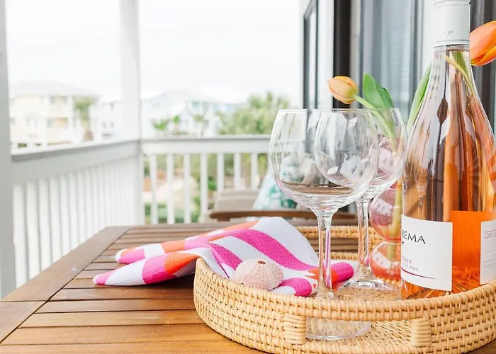 Newly Renovated Oceanfront Family Fun 2b 2b Apartment *