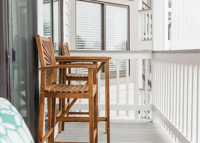 Apartment Newly Renovated Oceanfront Family Fun 2b 2b *