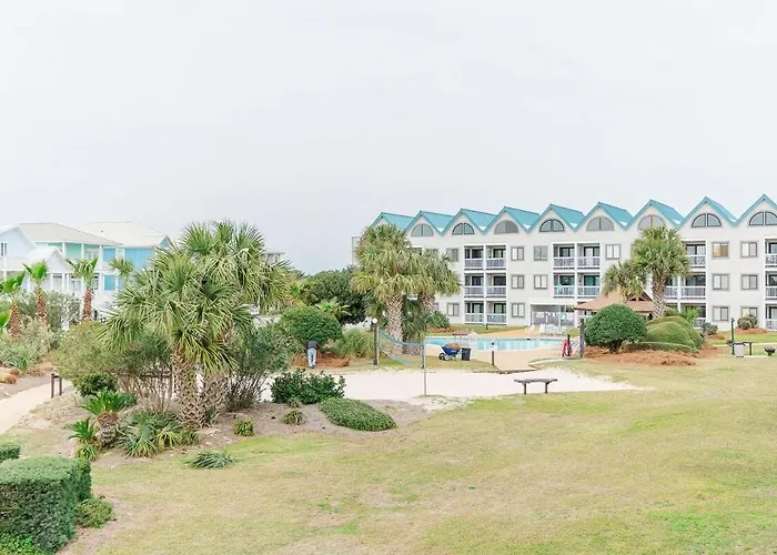 Newly Renovated Oceanfront Family Fun 2b 2b Apartment