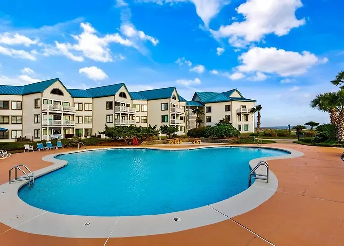 Newly Renovated Oceanfront Family Fun 2b 2b Apartment