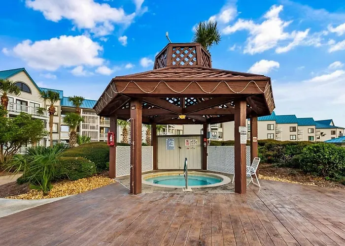 Newly Renovated Oceanfront Family Fun 2b 2b Apartment